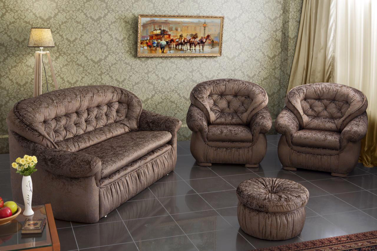 мебельный гарнитур диван и два кресла